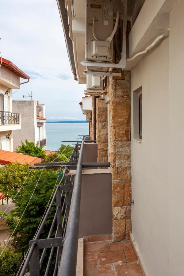 Sea Side Home Valentina Ханиоти Екстериор снимка