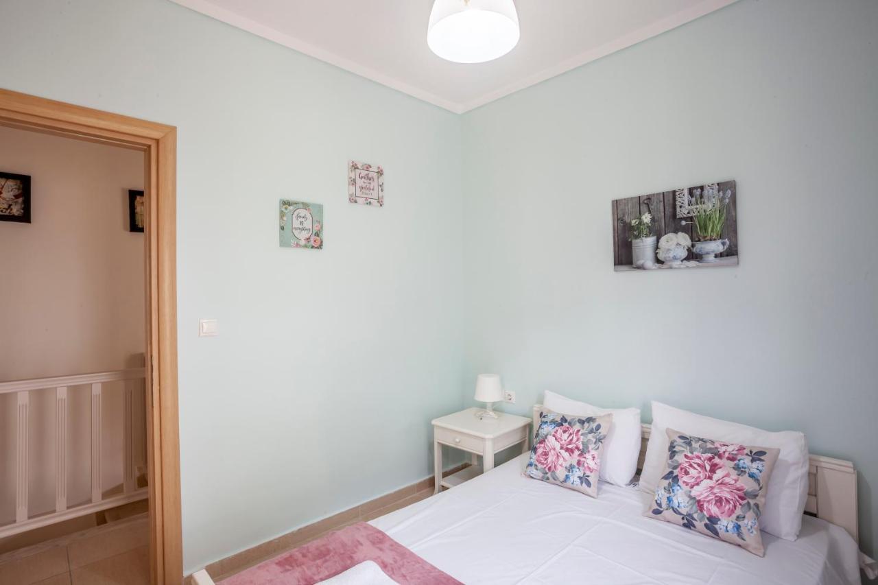 Sea Side Home Valentina Ханиоти Екстериор снимка